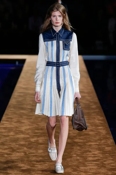 Look 43